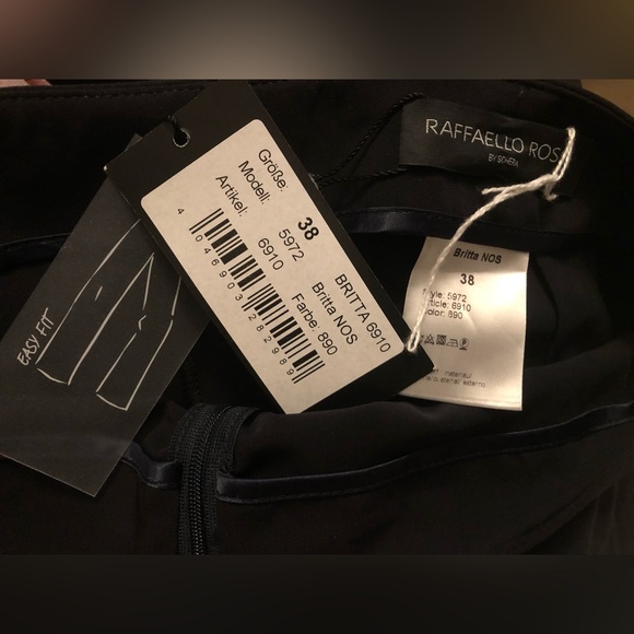 Ladies size 7/8 navy Britta pants by RAFFAELLO ROSSI - Picture 3 of 12